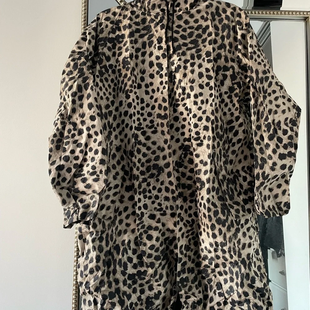 H&M Patterned rain jacket - Picture 1 of 3